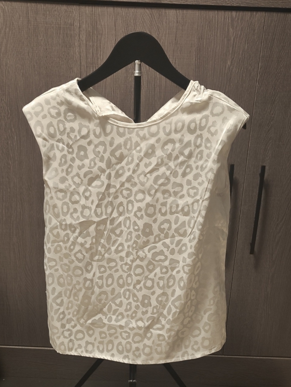 Women's White Leopard Print Sleeveless Top